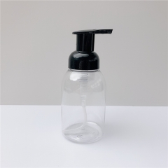 quadratische Plastikflaschen für Haustiere